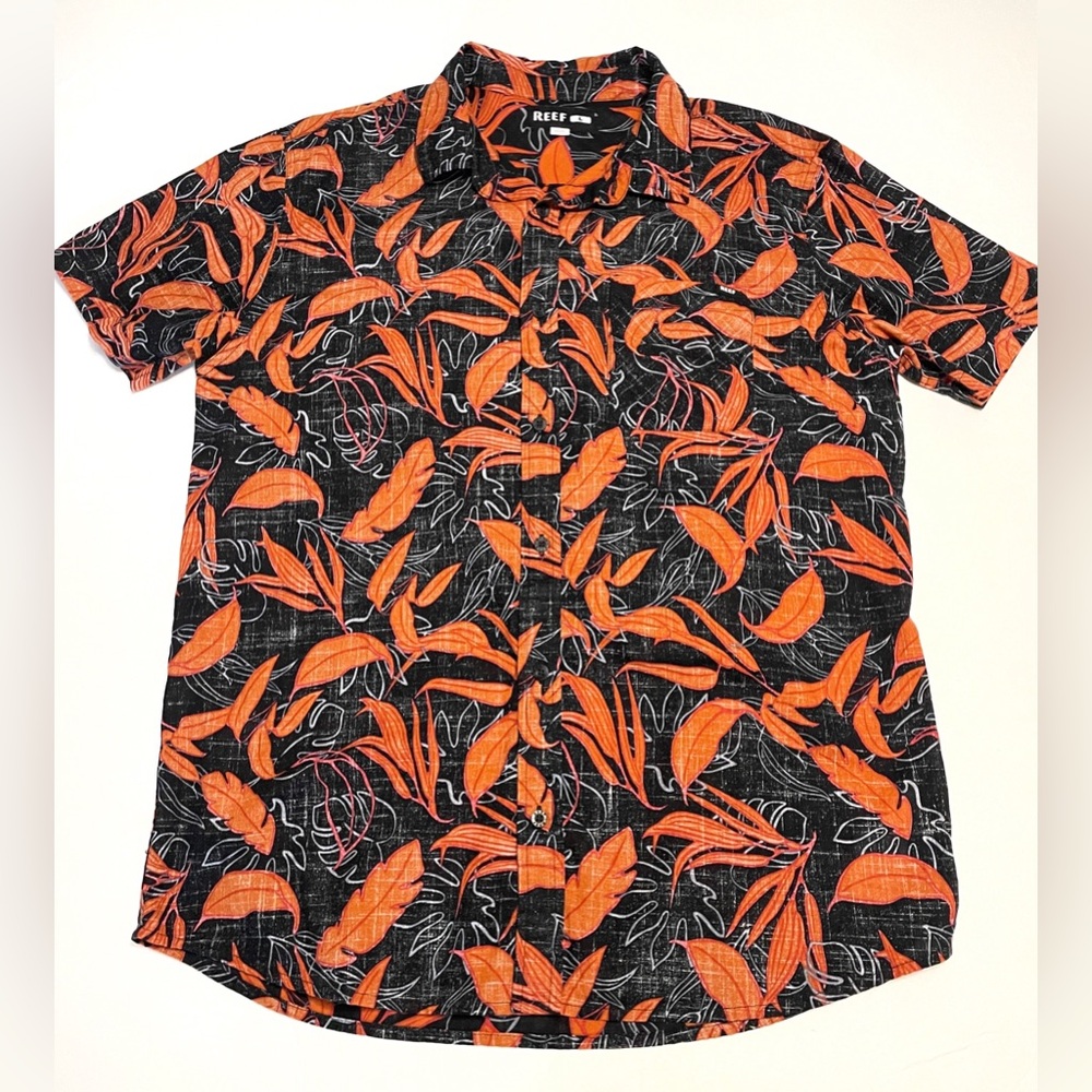 Reef Reverse Leaf Print Short Sleeve Button Down